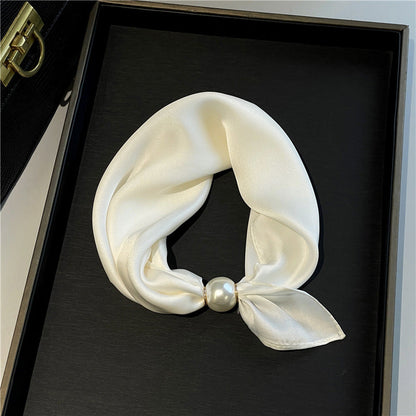 🧣 Effortless Glamour: Pop-On Pearl Necklace Scarf ✨
