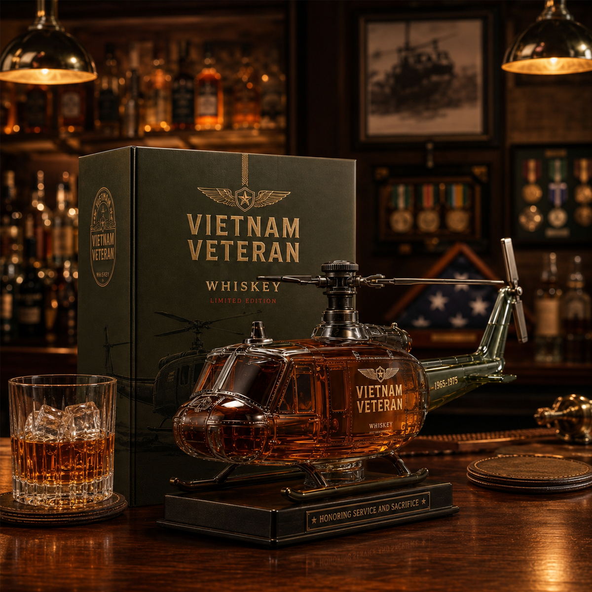 🇺🇸🚁🎖️Vietnam Veteran Huey Helicopter 1965-1975 Whiskey Bottle
