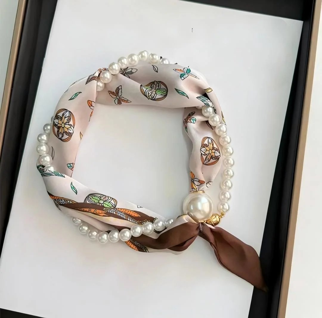 📍🧣 Effortless Glamour: Pop-On Pearl Necklace Scarf ✨