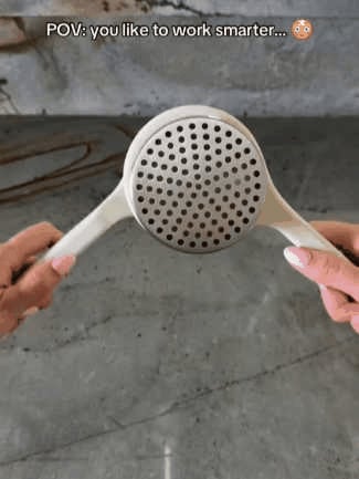 💖Hot 49% OFF🌷🥔Potato Ricer Masher -Twist-Action Stainless Steel Vegetable Puree Tool
