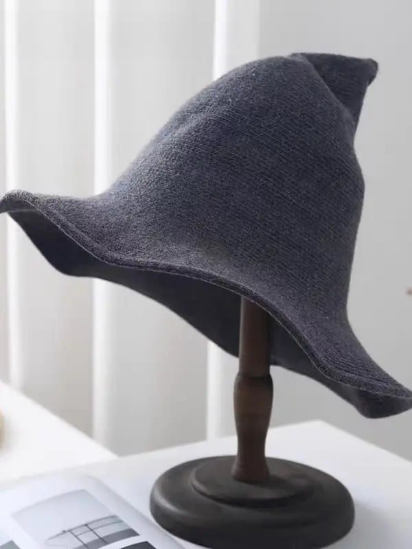 🧙 Knitted Wizard Hat  - ✨ Cozy Halloween Fantasy Costume Accessory