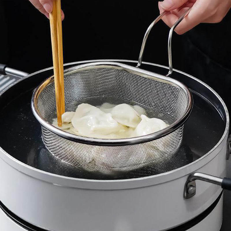 📢📢40% OFF !! ⏰Stainless Steel Sieve with Handle🥄🫕