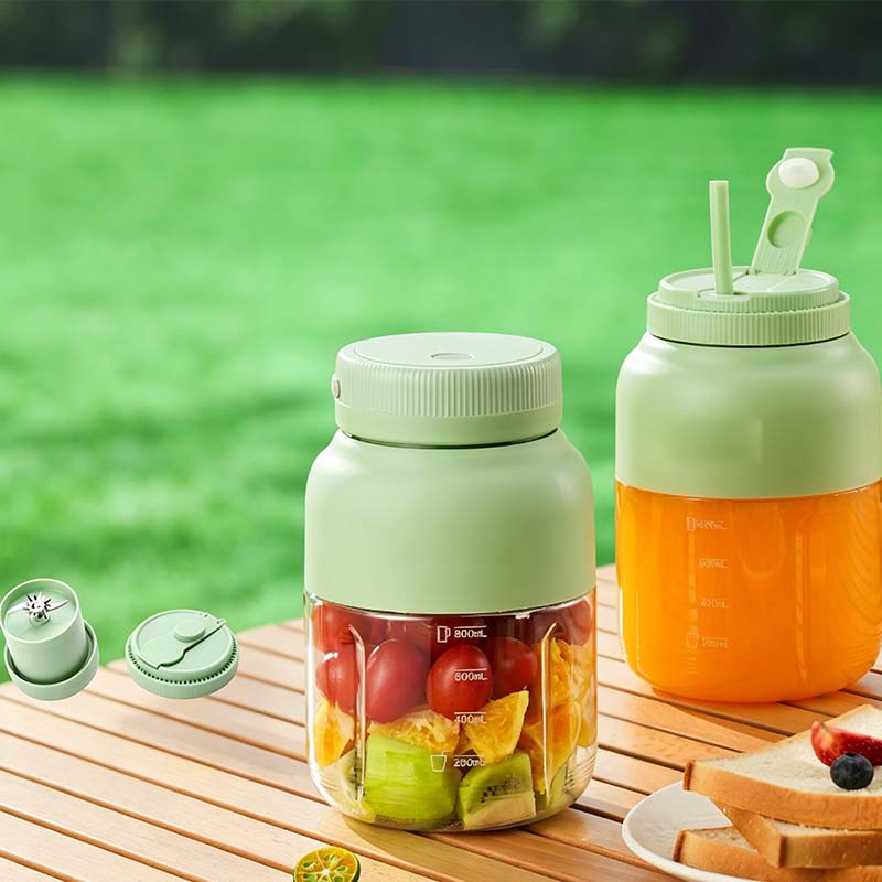 ⚠️ Dreading the post-juice cleanup? This  cup rinses clean in 10 seconds. No scrubbing! 🚿